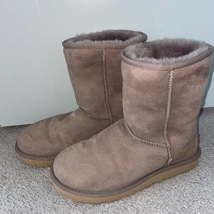 UGG Classic Short boot in caribou